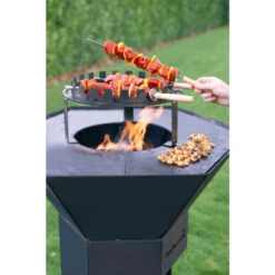 Porte-brochettes Dynamic Centre Pour Brasero Barbecook Nestor -Eno Bbq Boutique bc acc 7455 porte brochettes dynamic brasero barbecook nestor ambiance 2
