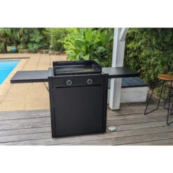 Pack Plancha à Gaz Forge Adour MODERN 60 Acier Noir + Chariot 13 Pack Plancha à Gaz Forge Adour MODERN 60 Acier Noir + Chariot -Eno Bbq Boutique plancha forge adour modern 60 acier sur chariot 2 1