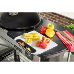 Planche à Découper Et De Service Amovible Pour Barbecue Weber Traveler -Eno Bbq Boutique planche weber plastique recuperateur 6